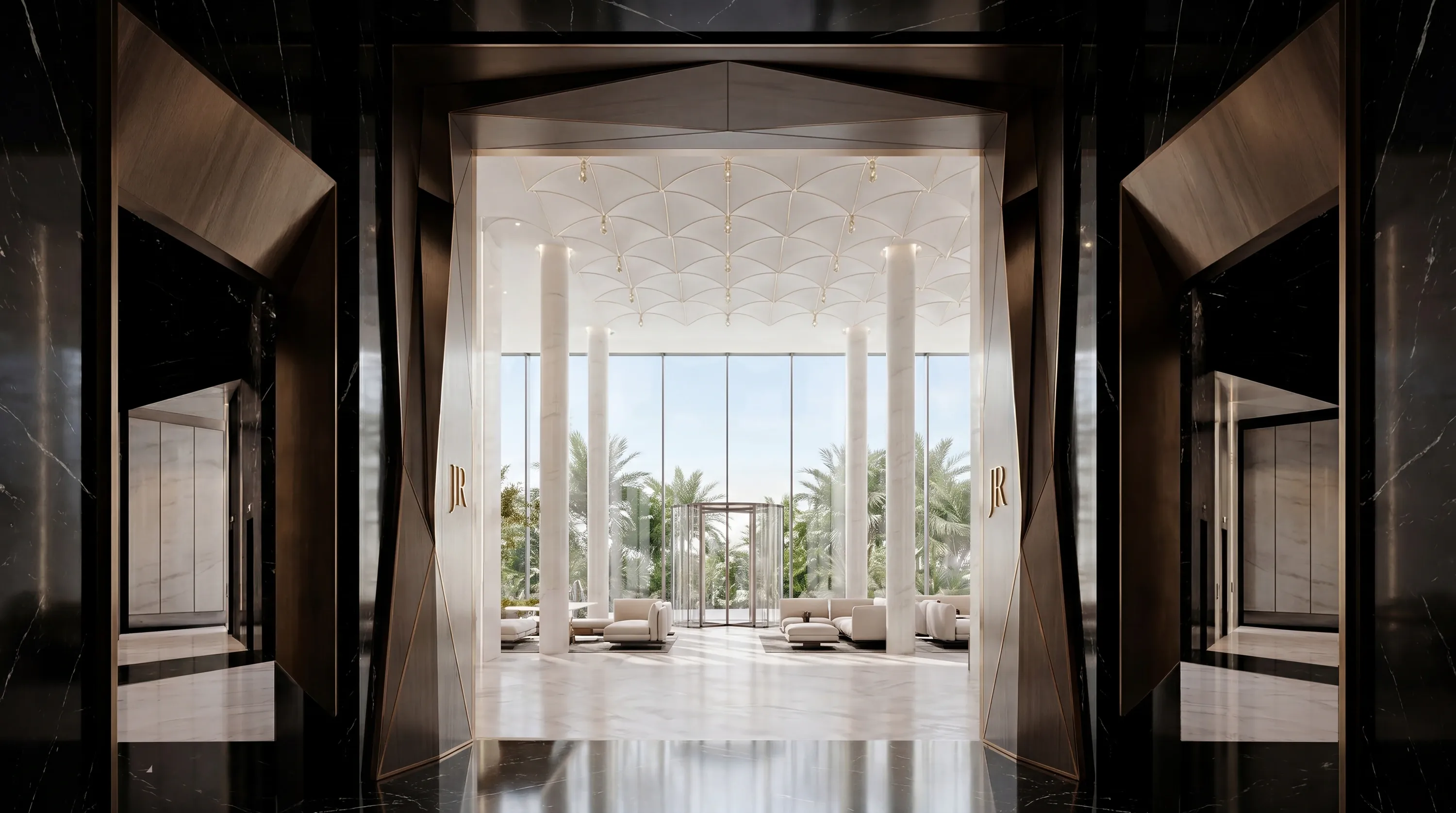 Eingangskolonnade von Richmond Residences in Mira Coral Bay, die verglasten Türen zum Garten geöffnet
